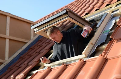 Pose de fenêtres de toit Velux à Mesnay